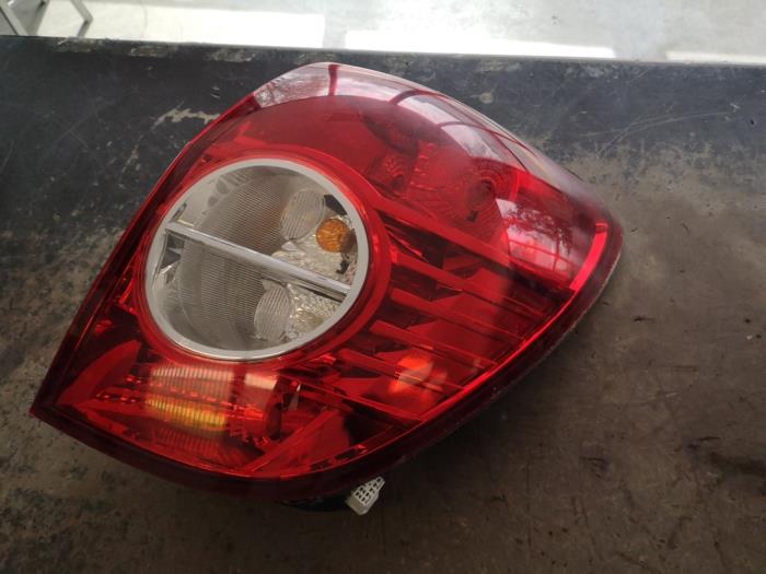 Chevrolet Captiva Feux arrière droit stock | ProxyParts.fr