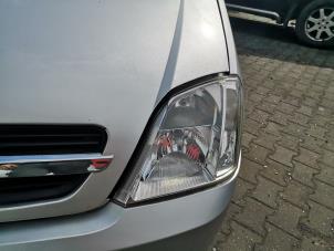 Używane Reflektor lewy Opel Meriva 1.4 16V Twinport Cena na żądanie oferowane przez Bongers Auto-Onderdelen Zeeland