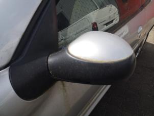 Used Wing mirror, left Peugeot 206 CC (2D) 1.6 16V Price on request offered by Bongers Auto-Onderdelen Zeeland