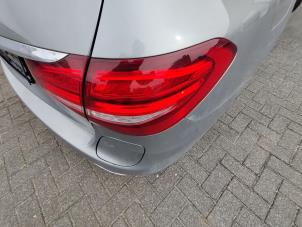 Używane Tylne swiatlo pozycyjne prawe Mercedes C Estate (S205) C-350 e 2.0 16V Cena na żądanie oferowane przez Bongers Auto-Onderdelen Zeeland