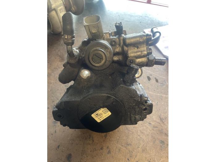 Begagnade Dieselpump Mercedes Sprinter 4,6t (906.65) 416 CDI 16V Pris på förfrågan erbjuds av Bongers Auto-Onderdelen Zeeland