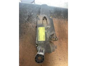 Usagé Réservoir auxiliaire Citroen C4 Picasso (UD/UE/UF) 1.6 HDiF 16V 110 Prix sur demande proposé par Bongers Auto-Onderdelen Zeeland