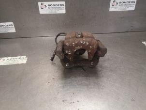 Używane Zacisk hamulcowy lewy tyl Renault Megane III Grandtour (KZ) 1.5 dCi 90 Cena na żądanie oferowane przez Bongers Auto-Onderdelen Zeeland