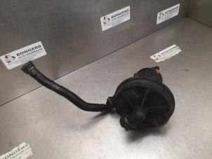 Gebrauchte Sekundäre Pumpe Volkswagen Caddy III (2KA,2KH,2CA,2CH) 1.6 Preis auf Anfrage angeboten von Bongers Auto-Onderdelen Zeeland