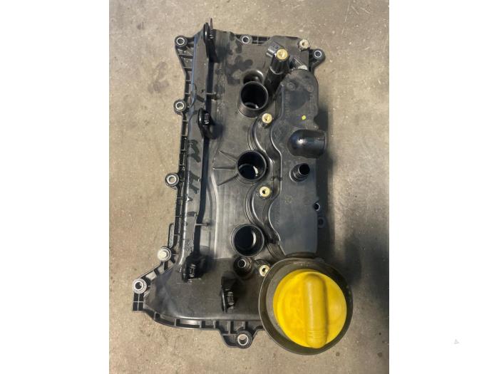 Usagé Couvercle soupapes Nissan Micra (K14) 1.0 IG-T 92 Prix sur demande proposé par Bongers Auto-Onderdelen Zeeland