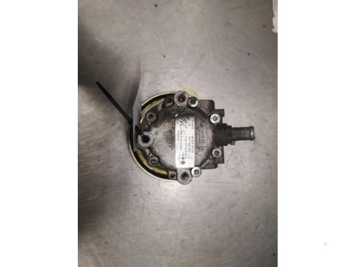 Usagé Pompe de direction Peugeot Partner (GC/GF/GG/GJ/GK) Prix sur demande proposé par Bongers Auto-Onderdelen Zeeland