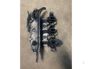 Ventildeckel van een Mercedes-Benz Vito (447.6) 1.6 109 CDI 16V 2016