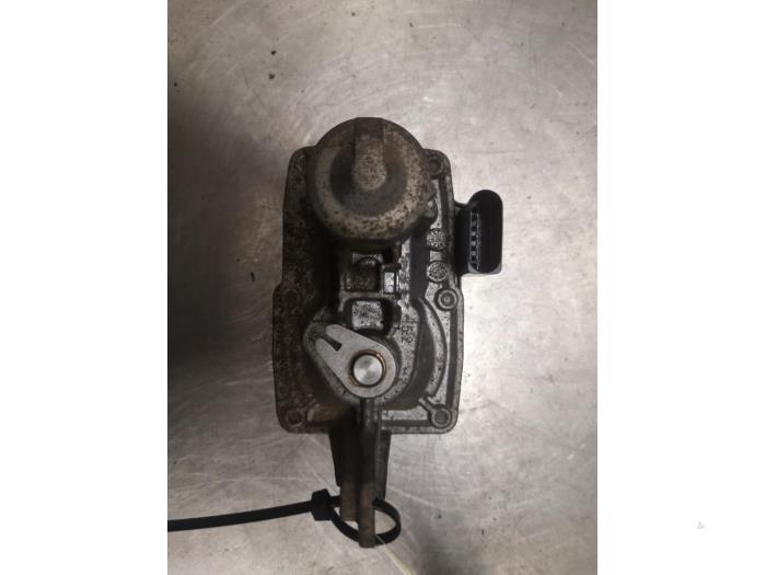 Gebrauchte Auspuff Drosselventil Volkswagen Caddy IV 2.0 TDI 102 Preis auf Anfrage angeboten von Bongers Auto-Onderdelen Zeeland