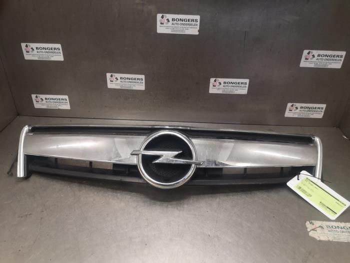 Begagnade Grill Opel Antara (LA6) 2.0 CDTI 16V 4x4 Pris på förfrågan erbjuds av Bongers Auto-Onderdelen Zeeland