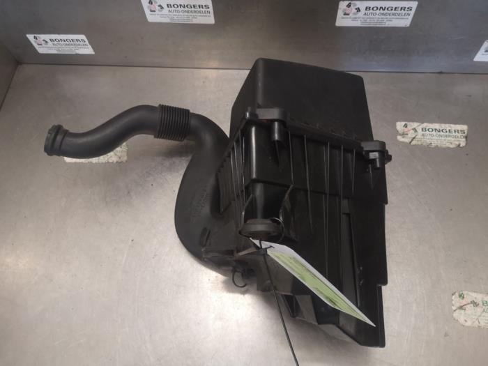 Begagnade Luftfilterhus Volkswagen Polo IV (9N1/2/3) 1.2 12V Pris på förfrågan erbjuds av Bongers Auto-Onderdelen Zeeland