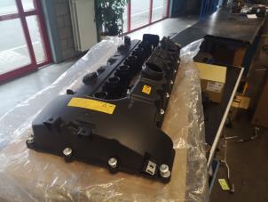 Ventildeckel van een BMW 5 serie (F10) 530i 24V 2011