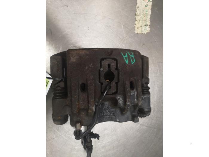 Gebrauchte Bremszange rechts hinten Iveco New Daily V 29L13V, 35C13V, 35S13V, 40C13V, 40S13V Preis auf Anfrage angeboten von Bongers Auto-Onderdelen Zeeland