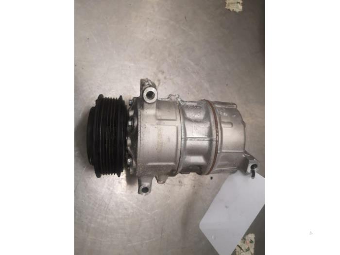 Usagé Pompe clim Opel Insignia Grand Sport 2.0 CDTI 16V 4x4 Prix sur demande proposé par Bongers Auto-Onderdelen Zeeland