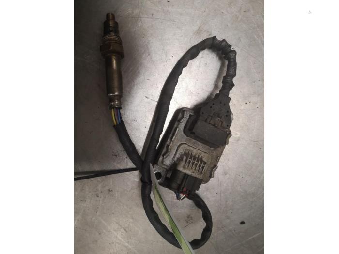 Lambda probe from a Opel Insignia Grand Sport 2.0 CDTI 16V 4x4 2020
