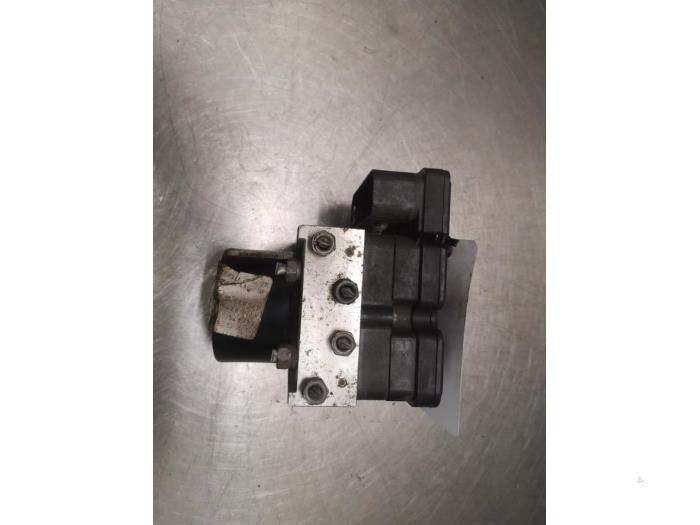 Usagé Bloc ABS Renault Megane III Berline (BZ) 1.5 dCi 110 Prix sur demande proposé par Bongers Auto-Onderdelen Zeeland