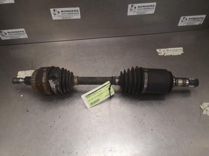 Gebrauchte Antriebswelle links vorne Mercedes ML I (163) 400 4.0 CDI V8 32V Preis auf Anfrage angeboten von Bongers Auto-Onderdelen Zeeland
