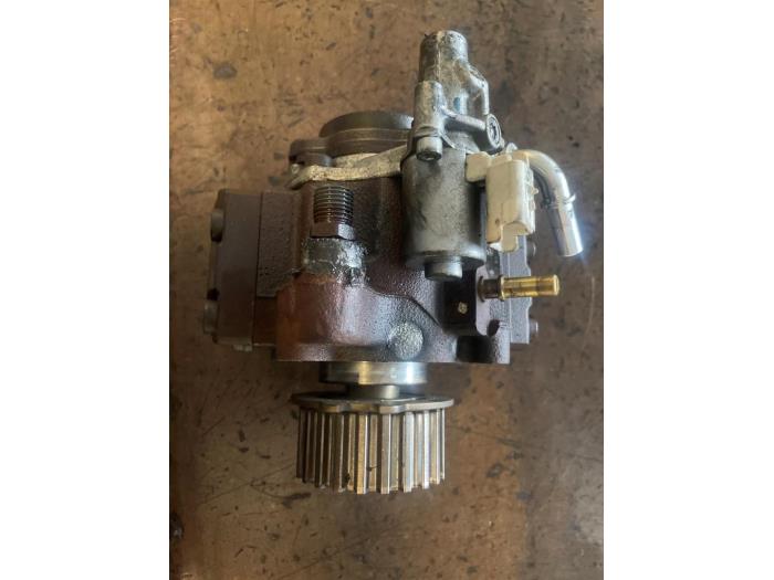 Begagnade Dieselpump Volvo V60 I (FW/GW) 1.6 DRIVe Pris på förfrågan erbjuds av Bongers Auto-Onderdelen Zeeland
