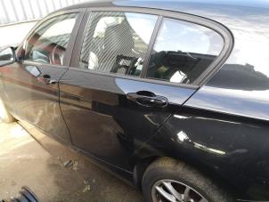 Używane Drzwi lewe tylne wersja 4-drzwiowa BMW 1 serie (F20) 116i 1.6 16V Cena na żądanie oferowane przez Bongers Auto-Onderdelen Zeeland