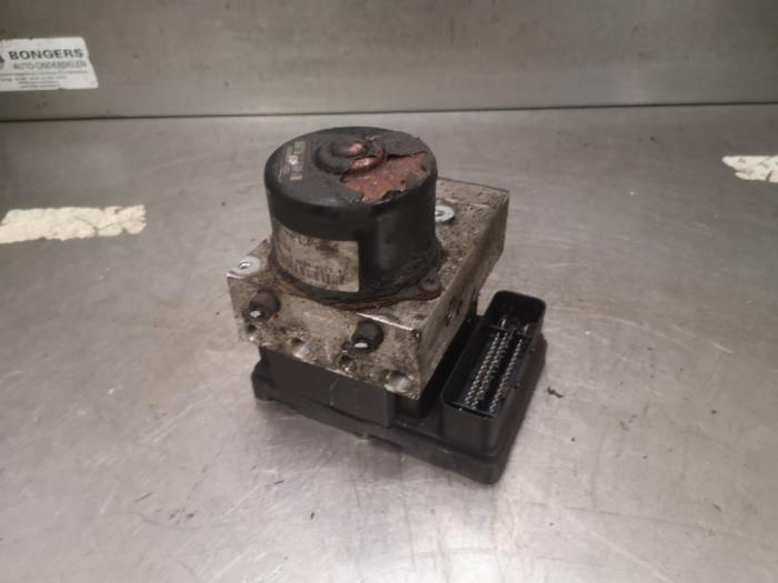Usagé Pompe ABS Volkswagen Transporter T5 2.5 TDi Prix sur demande proposé par Bongers Auto-Onderdelen Zeeland
