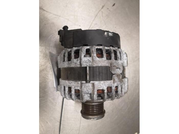 Gebrauchte Dynamo Volkswagen Touran (5T1) 2.0 TDI 16V BlueMotion Technology SCR Preis auf Anfrage angeboten von Bongers Auto-Onderdelen Zeeland