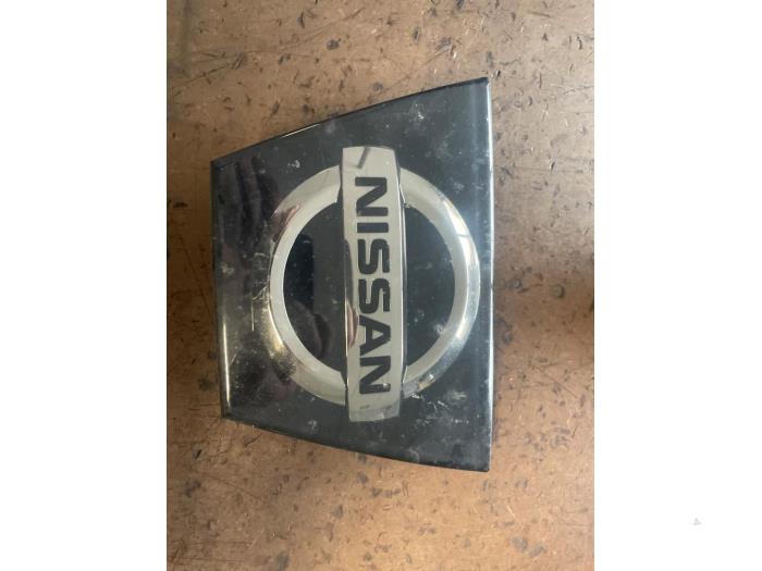 Begagnade Emblem Nissan Micra (K14) 1.0 12V Pris på förfrågan erbjuds av Bongers Auto-Onderdelen Zeeland