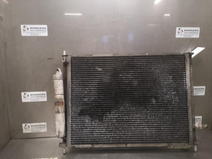 Usagé Condenseur de climatisation Renault Clio III (BR/CR) 1.2 16V 75 Prix sur demande proposé par Bongers Auto-Onderdelen Zeeland