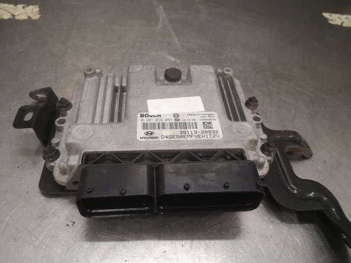Used Engine management computer Hyundai i30 (GDHB5) 1.6 CRDi 16V VGT Price on request offered by Bongers Auto-Onderdelen Zeeland