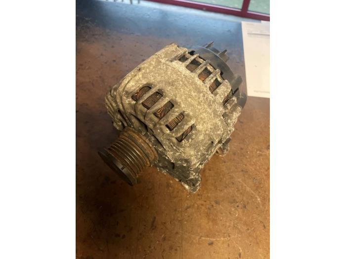 Begagnade Dynamo Audi Q5 (8RB) 2.0 TDI 16V Quattro Pris på förfrågan erbjuds av Bongers Auto-Onderdelen Zeeland