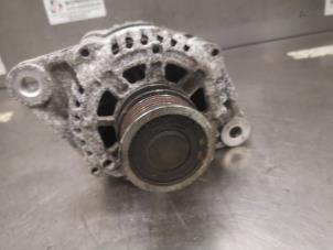Dynamo van een Opel Insignia Sports Tourer 2.0 CDTI 16V 110 Ecotec 2011