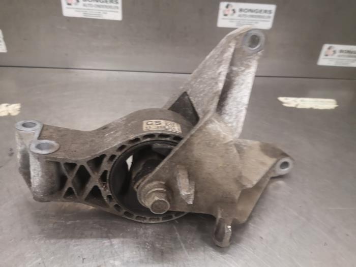Used Engine mount Opel Insignia Sports Tourer 2.0 CDTI 16V 110 Ecotec Price on request offered by Bongers Auto-Onderdelen Zeeland
