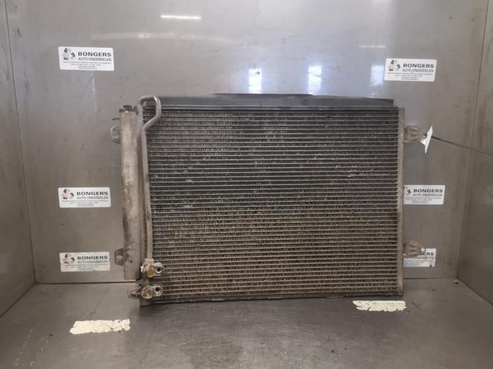 Begagnade Kondensor, luftkonditionering Volkswagen Passat Variant (3C5) 2.0 TDI 140 Pris på förfrågan erbjuds av Bongers Auto-Onderdelen Zeeland