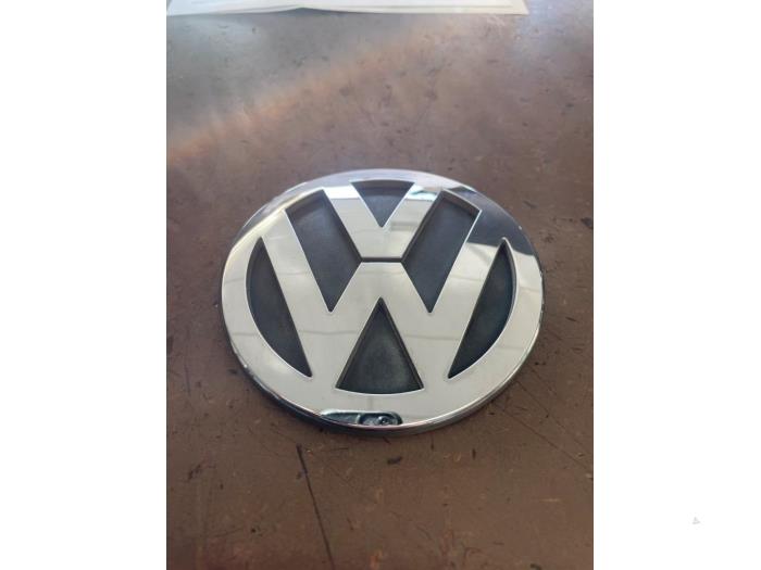 Używane Emblemat Volkswagen Polo IV (9N1/2/3) Cena na żądanie oferowane przez Bongers Auto-Onderdelen Zeeland