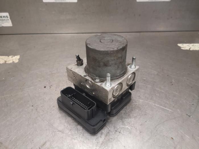 Usagé Bloc ABS Iveco New Daily VI 35C15, 40C15, 50C15, 65C15, 70C15, 35S15 Prix sur demande proposé par Bongers Auto-Onderdelen Zeeland