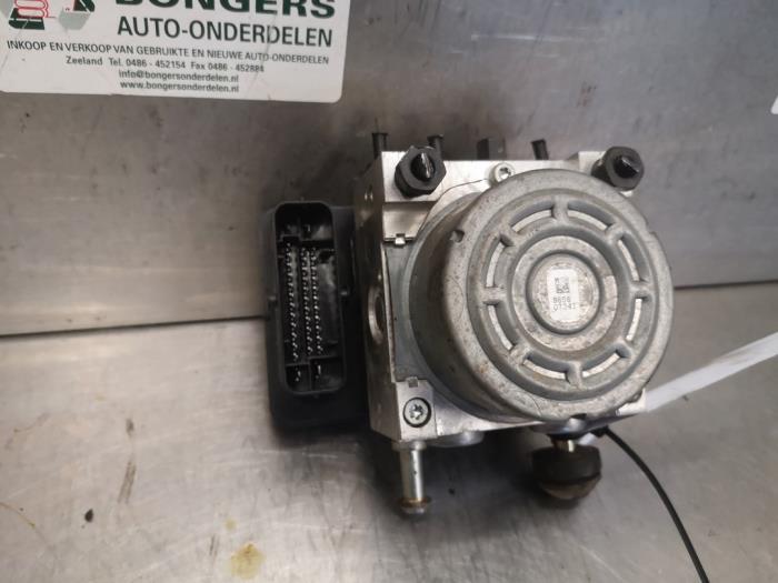 Usagé Pompe ABS Hyundai i10 (B5) 1.0 Bi-Fuel Prix sur demande proposé par Bongers Auto-Onderdelen Zeeland