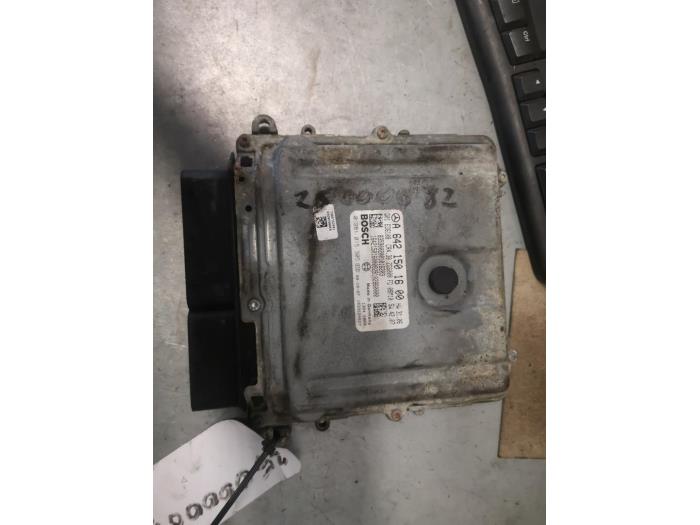 Used Engine management computer Mercedes Sprinter 3,5t (906.63) 319 CDI,BlueTEC V6 24V Price on request offered by Bongers Auto-Onderdelen Zeeland