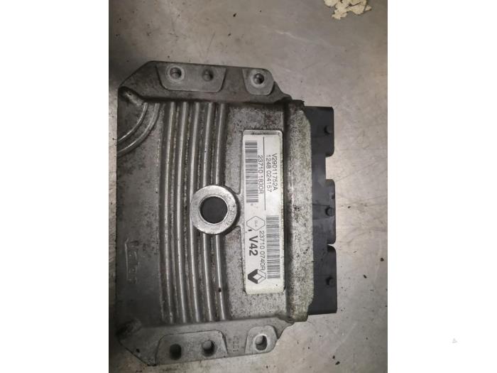 Used Engine management computer Dacia Duster (HS) 1.6 16V Price on request offered by Bongers Auto-Onderdelen Zeeland