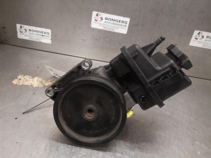 Usagé Pompe de direction Mercedes Sprinter 3,5t (906.63) 313 CDI 16V Prix sur demande proposé par Bongers Auto-Onderdelen Zeeland