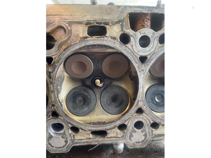 Cylinder head Opel Astra H Twin Top 1.8 16V - X0626566 Z18XER