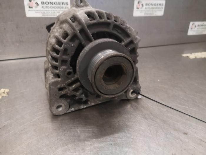 Gebrauchte Dynamo Renault Modus/Grand Modus (JP) 1.6 16V Preis auf Anfrage angeboten von Bongers Auto-Onderdelen Zeeland