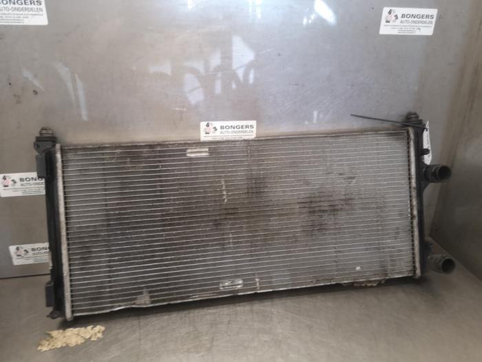 Usagé Radiateur Fiat Doblo (223A/119) 1.9 JTD Multijet Prix sur demande proposé par Bongers Auto-Onderdelen Zeeland