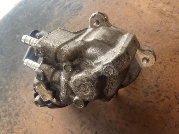 Begagnade Dieselpump Volkswagen Caddy IV 2.0 TDI 102 Pris på förfrågan erbjuds av Bongers Auto-Onderdelen Zeeland