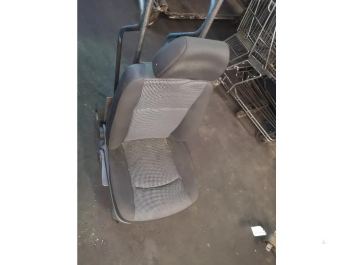 Używane Fotel (bus) Mercedes Vito (639.6) 2.2 113 CDI 16V 4x4 Euro 5 Cena na żądanie oferowane przez Bongers Auto-Onderdelen Zeeland