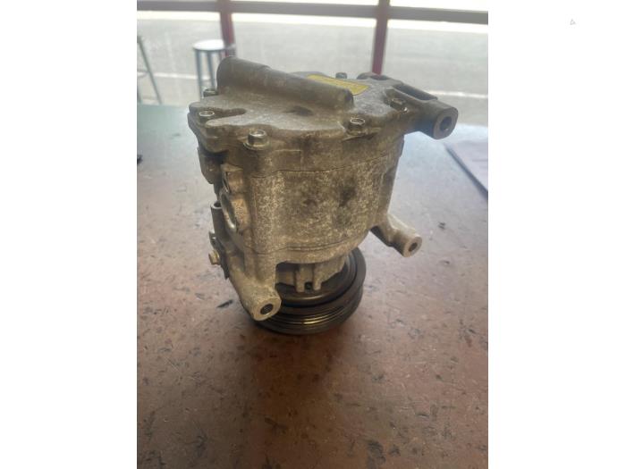 Pompe clim d'un Fiat 500 (312) 1.2 2009