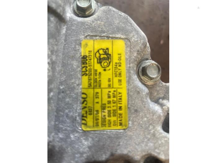 Pompe clim d'un Fiat 500 (312) 1.2 2009