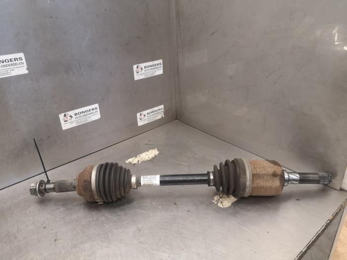 Gebrauchte Antriebswelle links vorne Nissan Qashqai (J10) 2.0 16V 4x4 Preis auf Anfrage angeboten von Bongers Auto-Onderdelen Zeeland