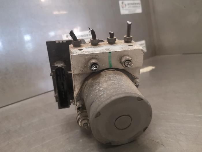 Usagé Bloc ABS Nissan Qashqai (J10) 1.5 dCi DPF Prix sur demande proposé par Bongers Auto-Onderdelen Zeeland