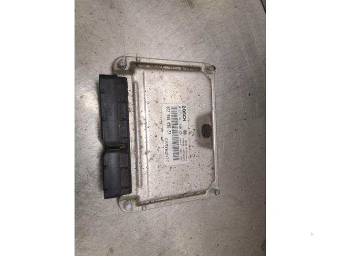 Used Engine management computer Porsche Cayenne (9PA) 4.5 V8 32V Turbo S Price on request offered by Bongers Auto-Onderdelen Zeeland