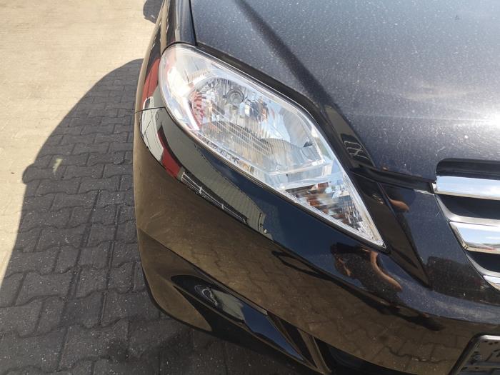 Używane Reflektor prawy Honda FR-V (BE) 1.7 16V Cena na żądanie oferowane przez Bongers Auto-Onderdelen Zeeland
