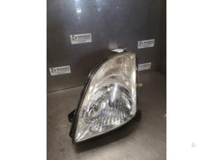 Używane Reflektor lewy Suzuki Swift (ZA/ZC/ZD1/2/3/9) 1.3 VVT 16V Cena na żądanie oferowane przez Bongers Auto-Onderdelen Zeeland