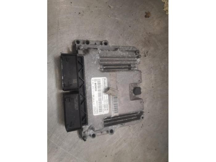 Used Engine management computer Ford Focus 3 Wagon 1.5 TDCi Price on request offered by Bongers Auto-Onderdelen Zeeland